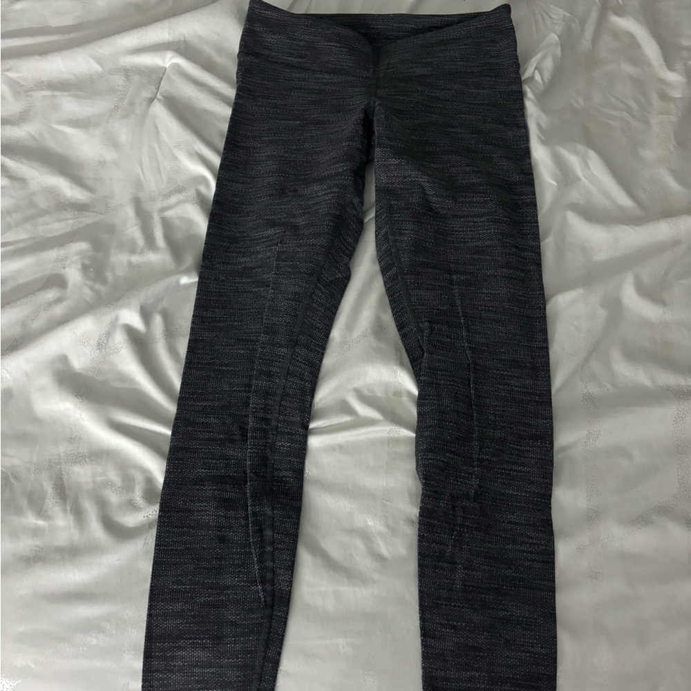 Lululemon grey patterned leggings. Size 6.